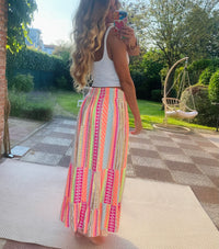 Falda larga con estampado vibrante