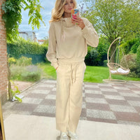 Cozy Chic Beige Tracksuit Set for Lounging and On the Move